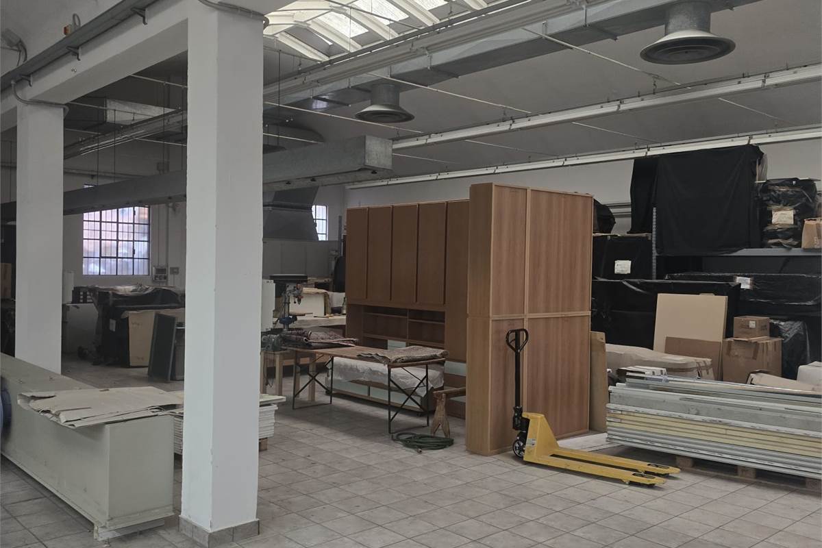 CANTU' affittiamo CAPANNONE vicinanze Via Milano