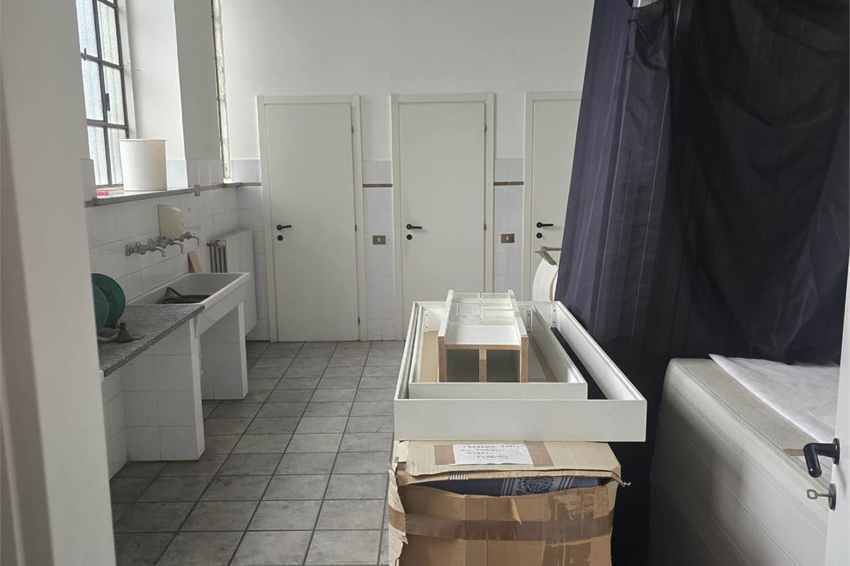 CANTU' affittiamo CAPANNONE vicinanze Via Milano