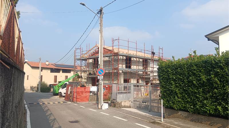 ALBIOLO: VILLA di nuova costruzione in classe A/3