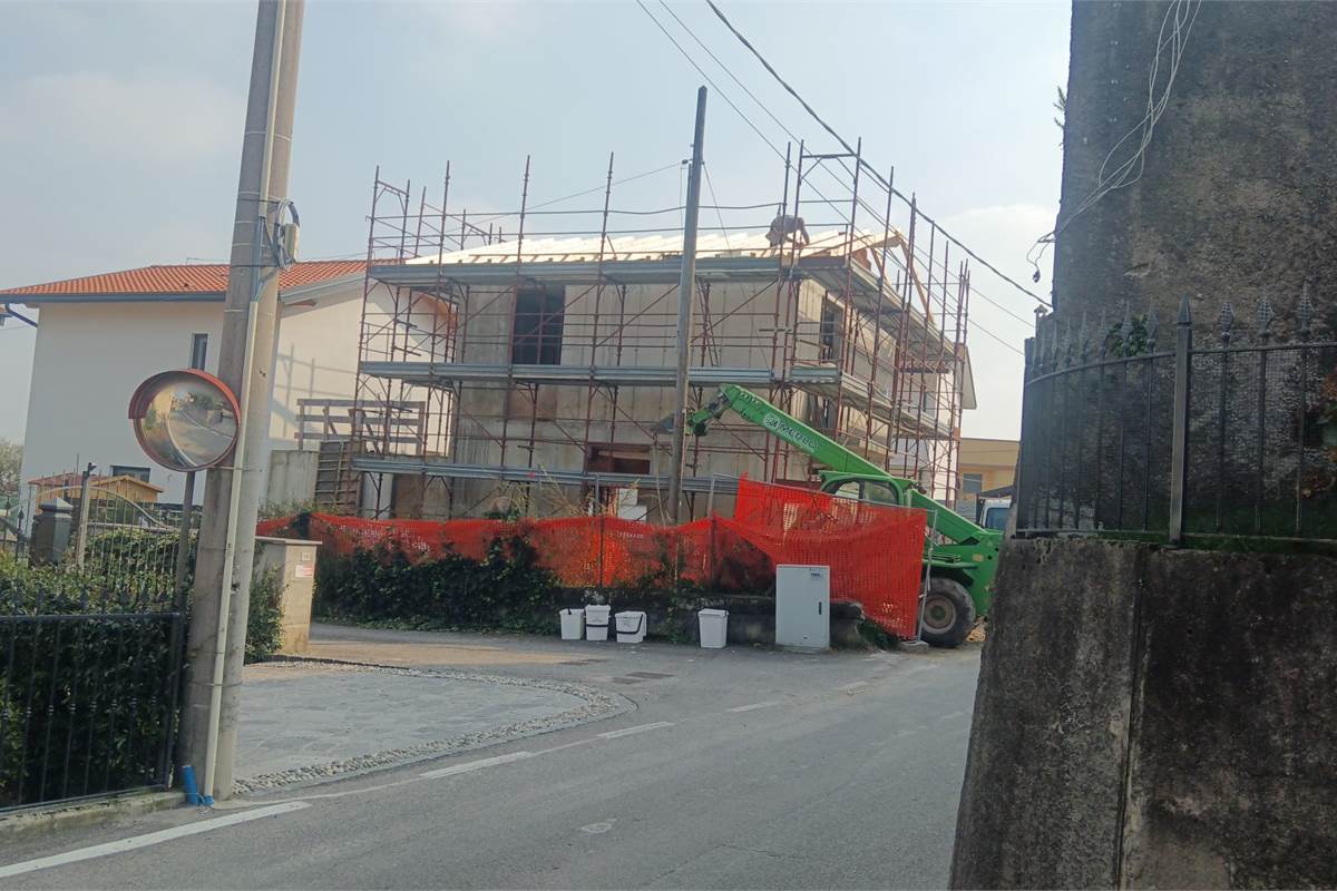 ALBIOLO: VILLA di nuova costruzione in classe A/3