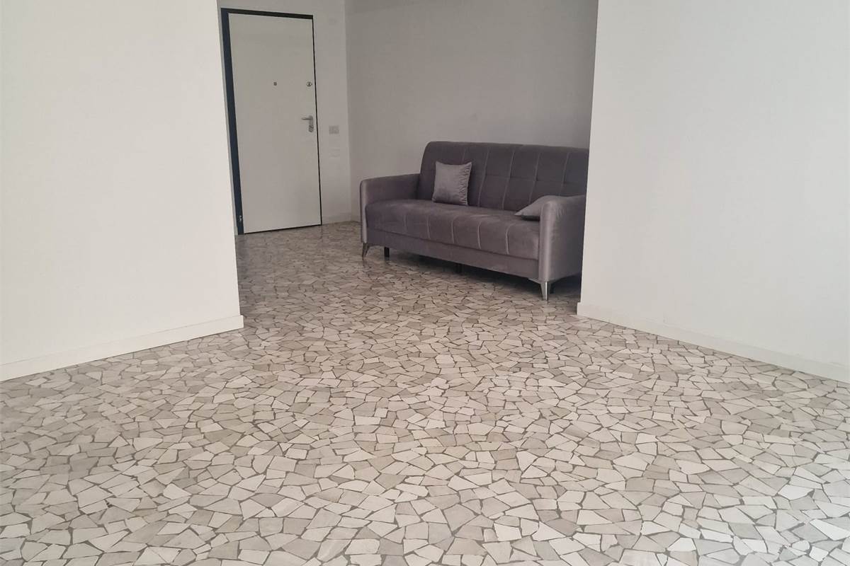 CANTU' Piazza Garibaldi affitto BILOCALI arredati