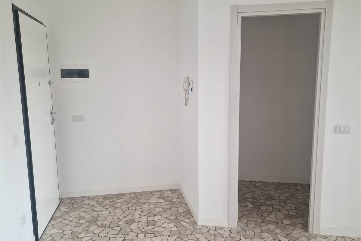 CANTU' Piazza Garibaldi affitto BILOCALI arredati