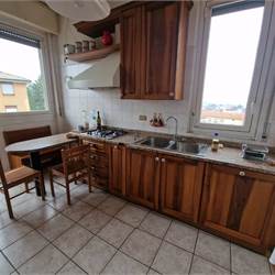 CANTU' vendo TRILOCALE panoramico con cantina