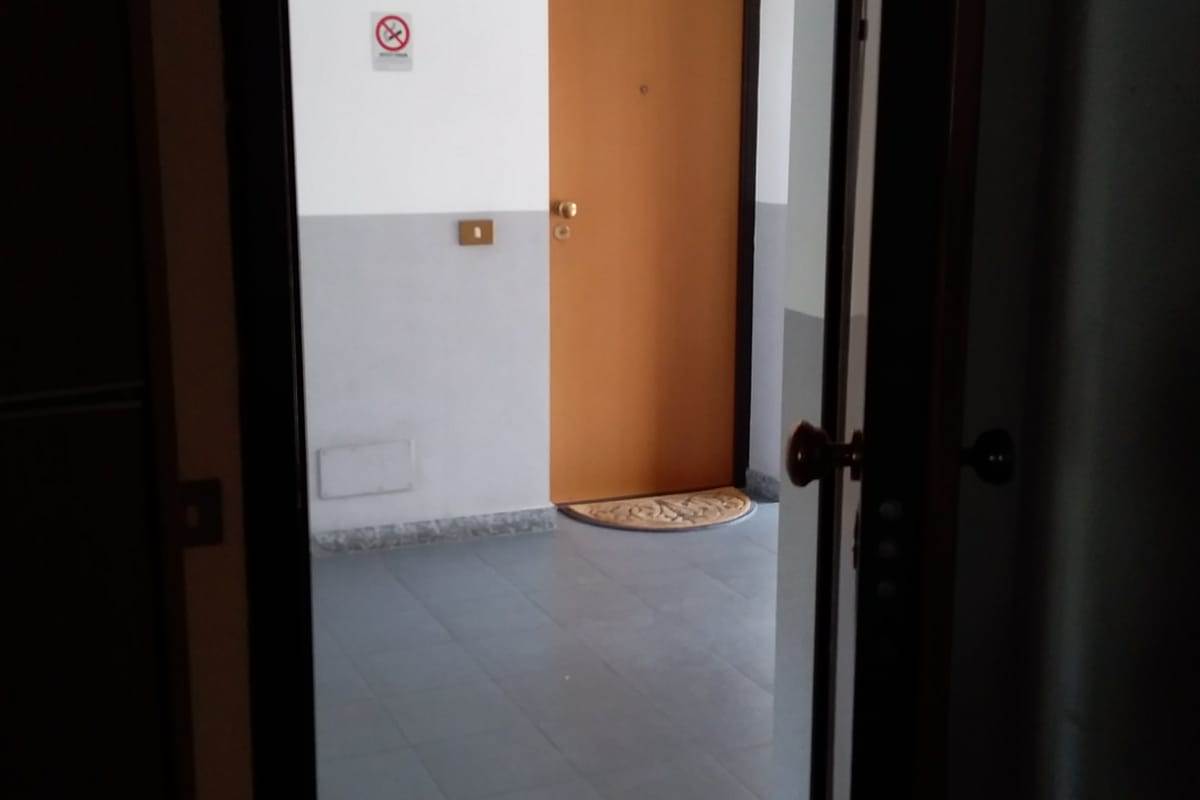 OLGIATE COMASCO affittiamo BILOCALE con box