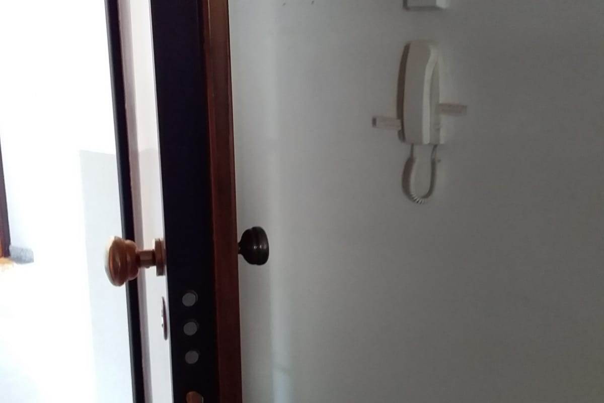 OLGIATE COMASCO affittiamo BILOCALE con box