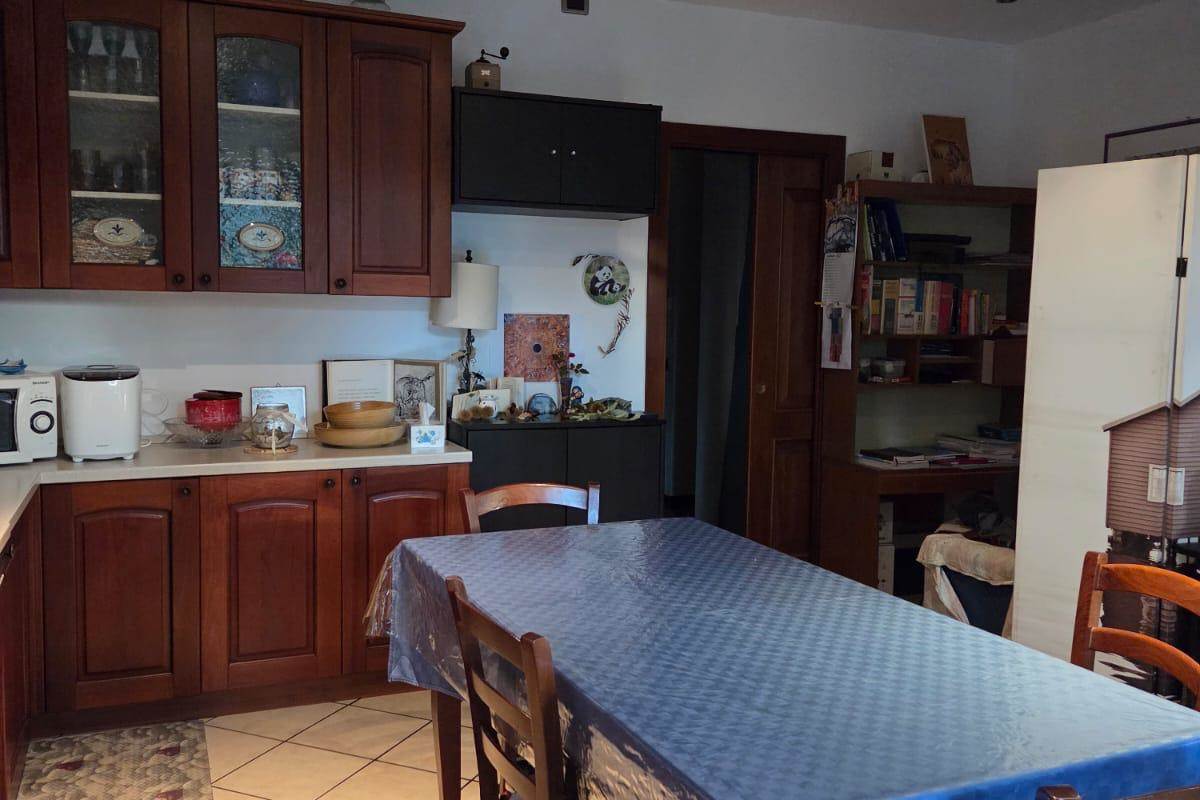 CANTU' Vighizzolo affitto TRILOCALE arredato con giardino e box