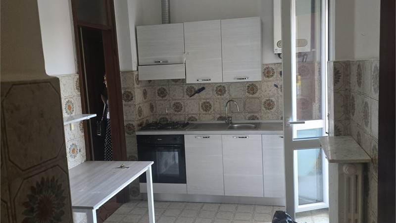 CANTU' Mirabello affitto TRILOCALE con cantina e box