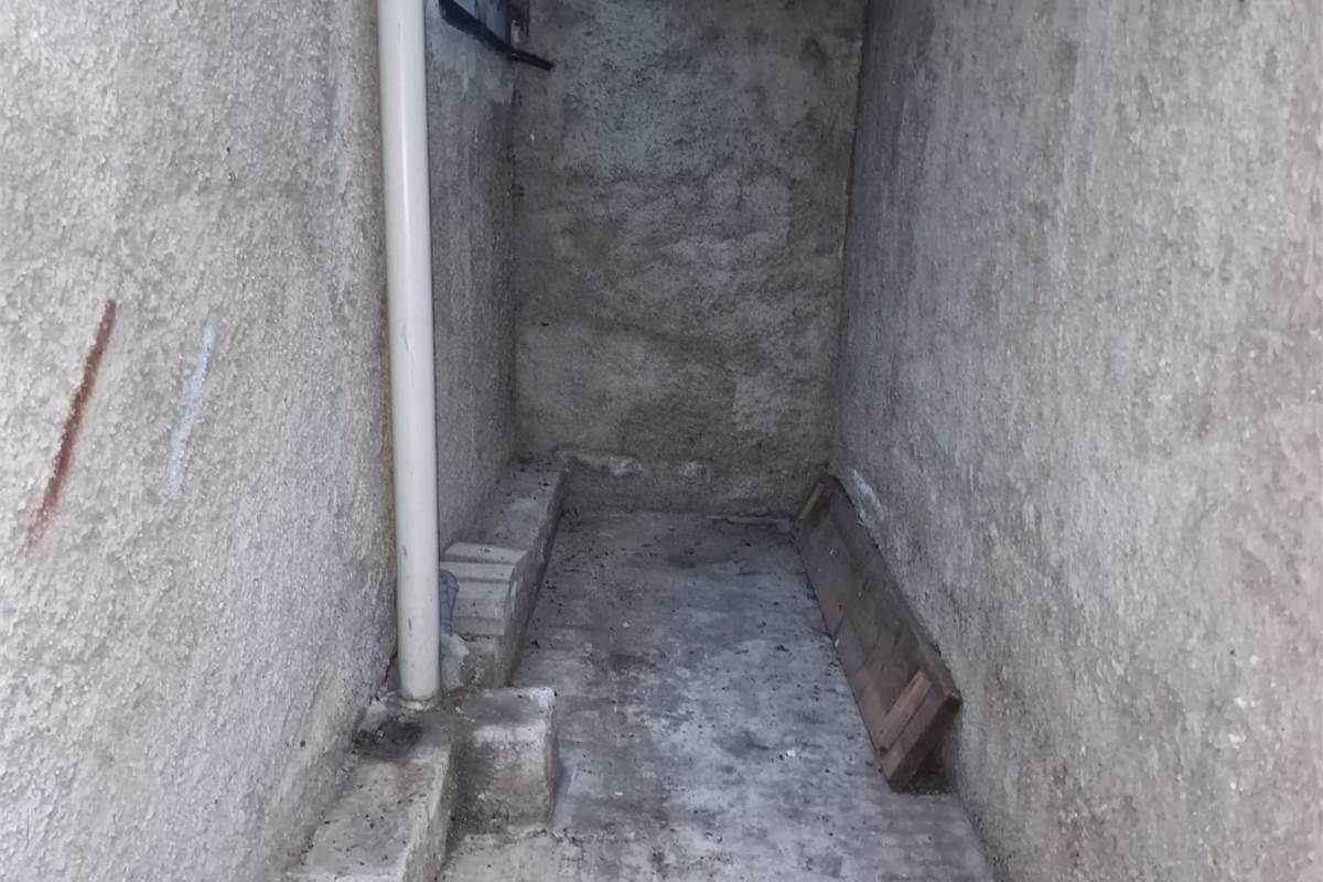 CANTU' Via Manzoni affitto DEPOSITO Mq 176