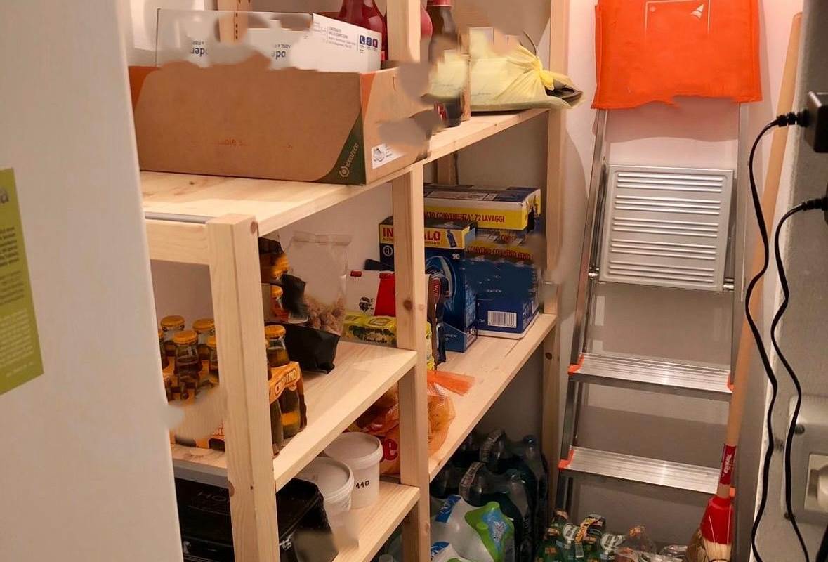 BREGNANO vendiamo porz di VILLA BIFAMILIARE con giardino