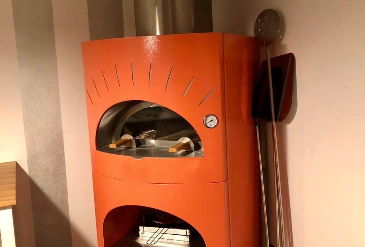 BREGNANO vendiamo porz di VILLA BIFAMILIARE con giardino