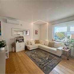 BREGNANO vendiamo porz di VILLA BIFAMILIARE con giardino