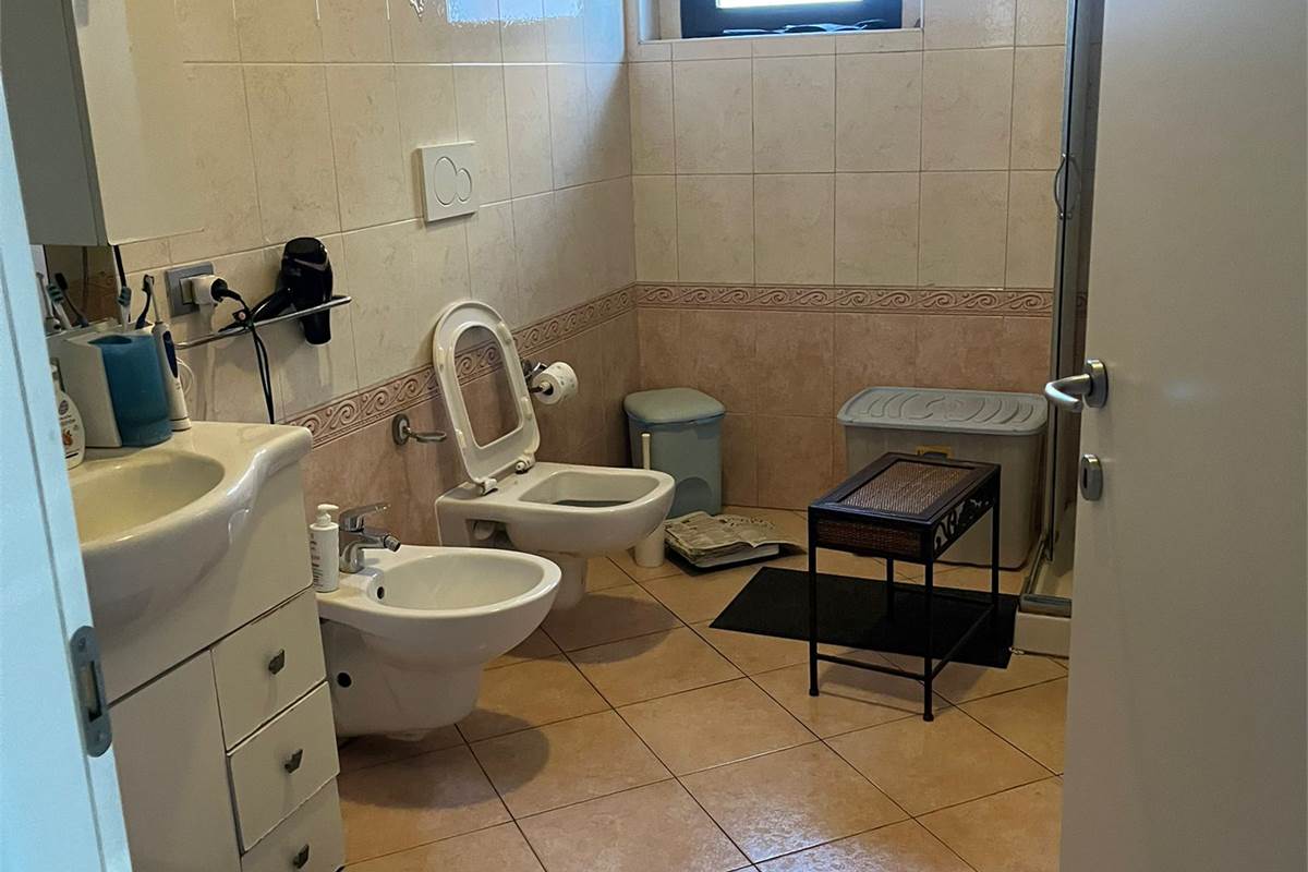 CANTU' Asnago vendiamo CAPANNONE