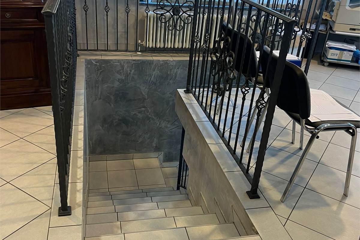 CANTU' Asnago vendiamo CAPANNONE