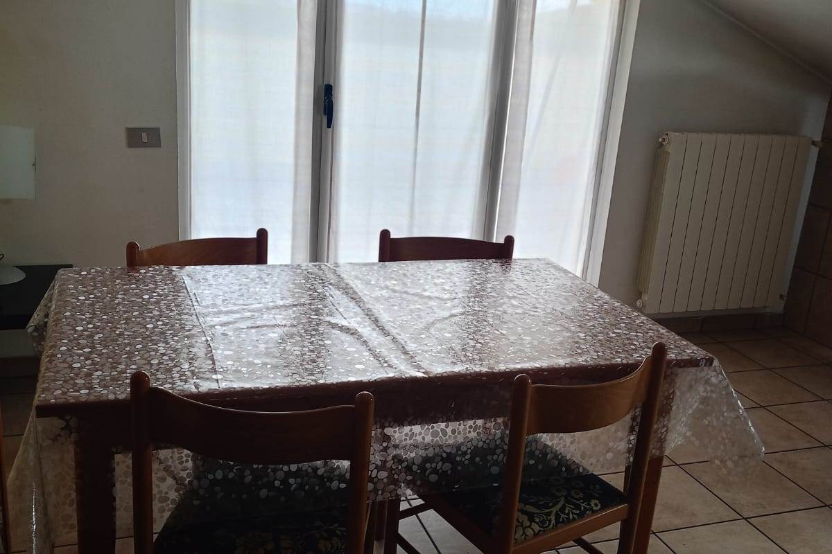 CANTU' Fecchio affittiamo MONOCALE completamente arredato