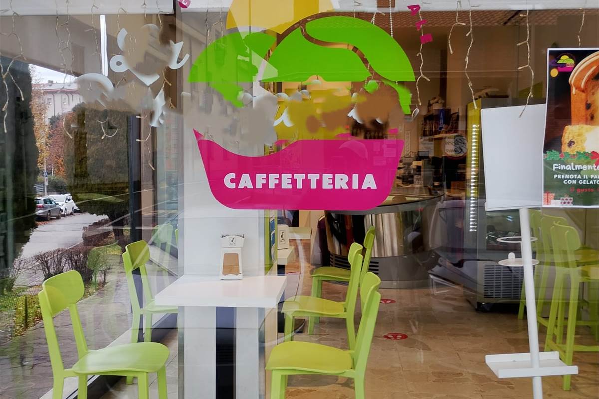 CARUGO attività GELATERIA/BAR/CAFFETTERIA