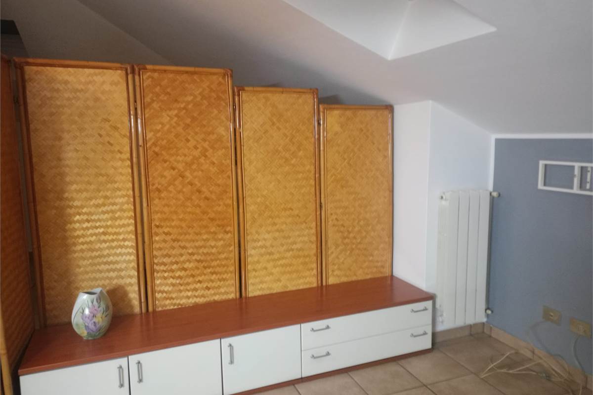 CANTU' Fecchio affittiamo MONOCALE completamente arredato