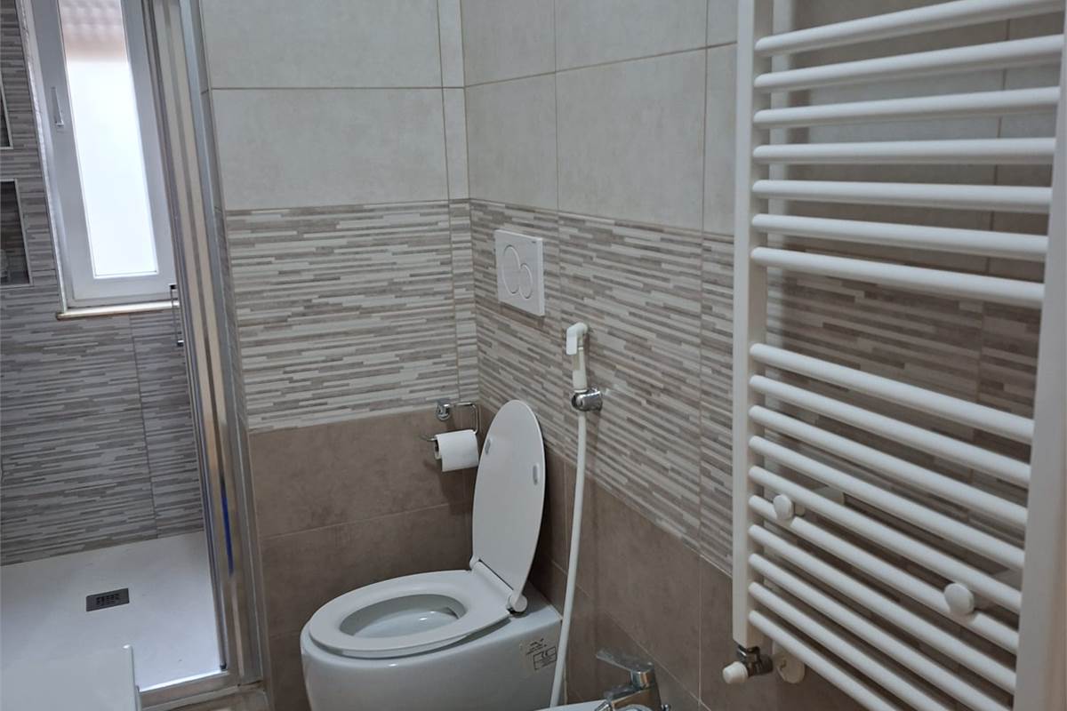 CANTU' Via Resegone vendiamo TRILOCALE 