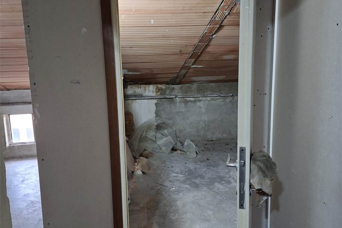 CANTU' Via Resegone vendiamo TRILOCALE 