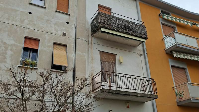 CANTU' Via Resegone vendiamo TRILOCALE 