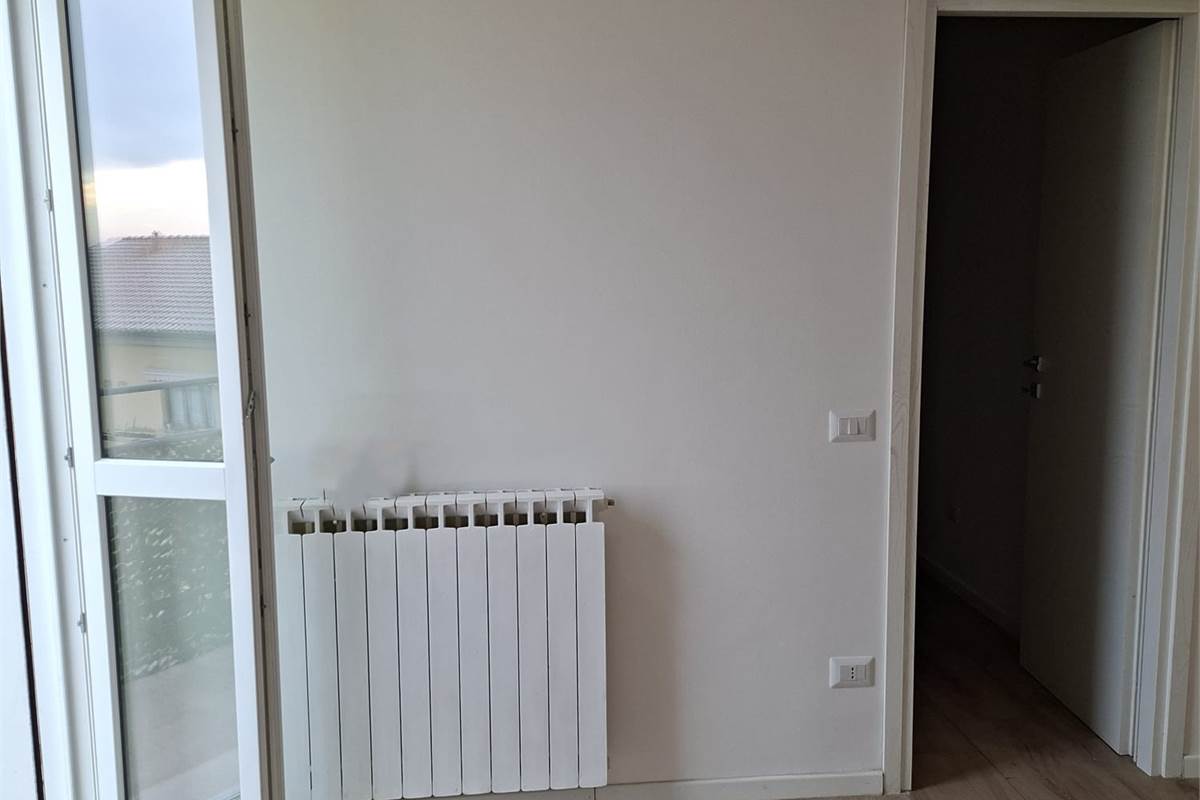 CANTU' Via Resegone vendiamo TRILOCALE 