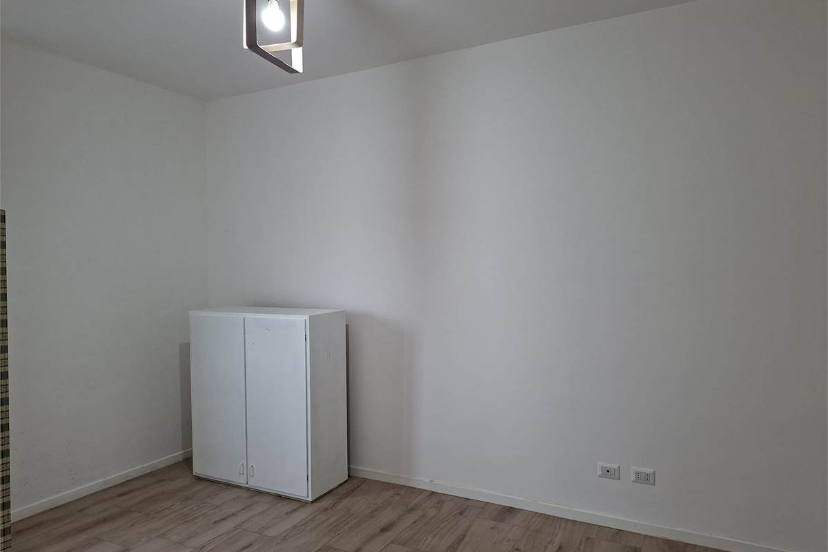 CANTU' Via Resegone vendiamo TRILOCALE 