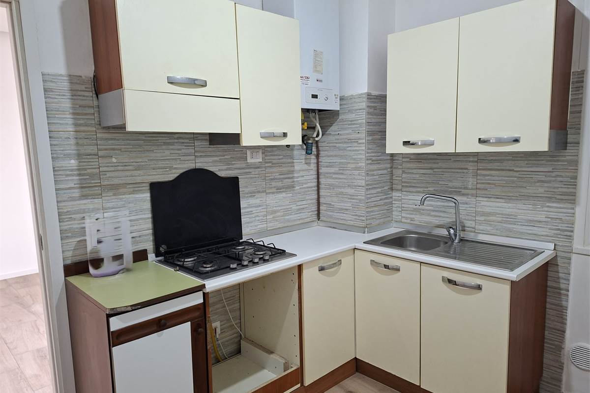 CANTU' Via Resegone vendiamo TRILOCALE 