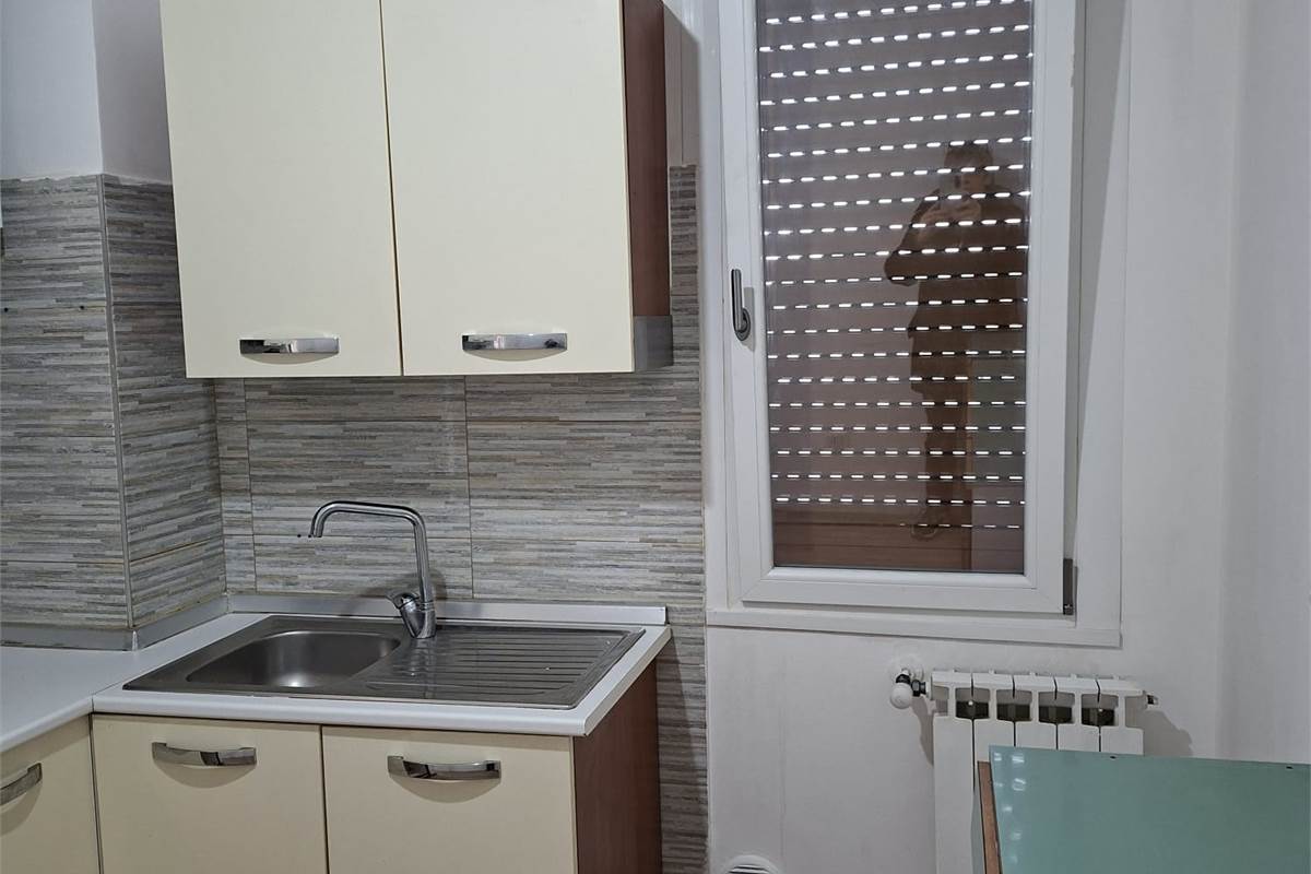 CANTU' Via Resegone vendiamo TRILOCALE 