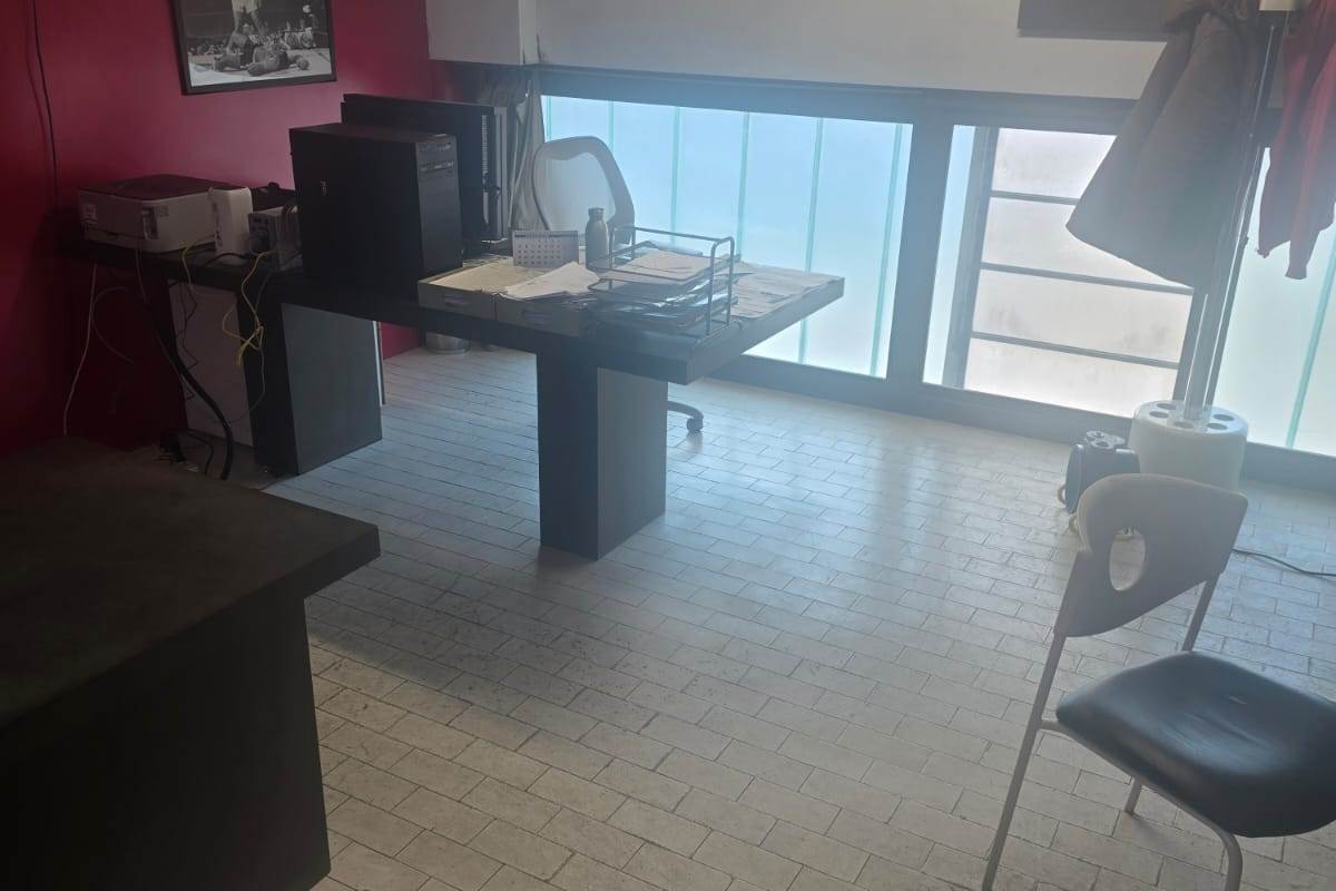 CANTU' Mirabello vendiamo CAPANNONE con uffici e appartamento