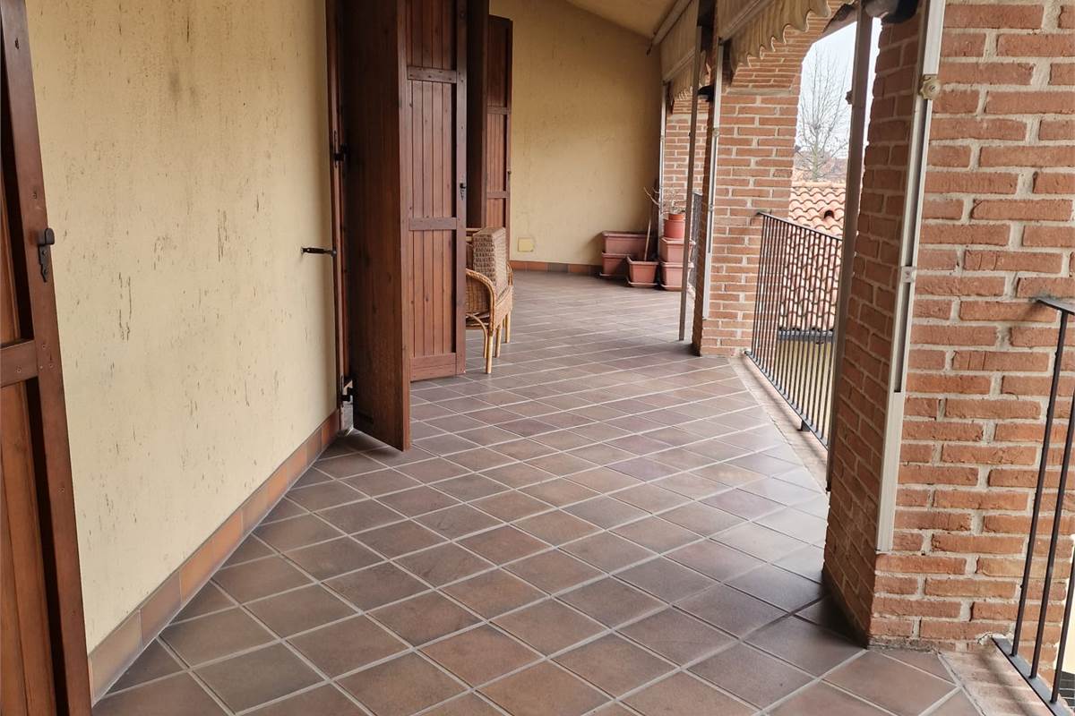 FIGINO S.ZA centro vendo TRILOCALE con box