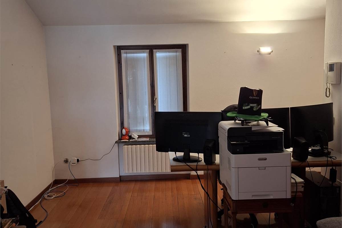 FIGINO S.ZA centro vendo TRILOCALE con box