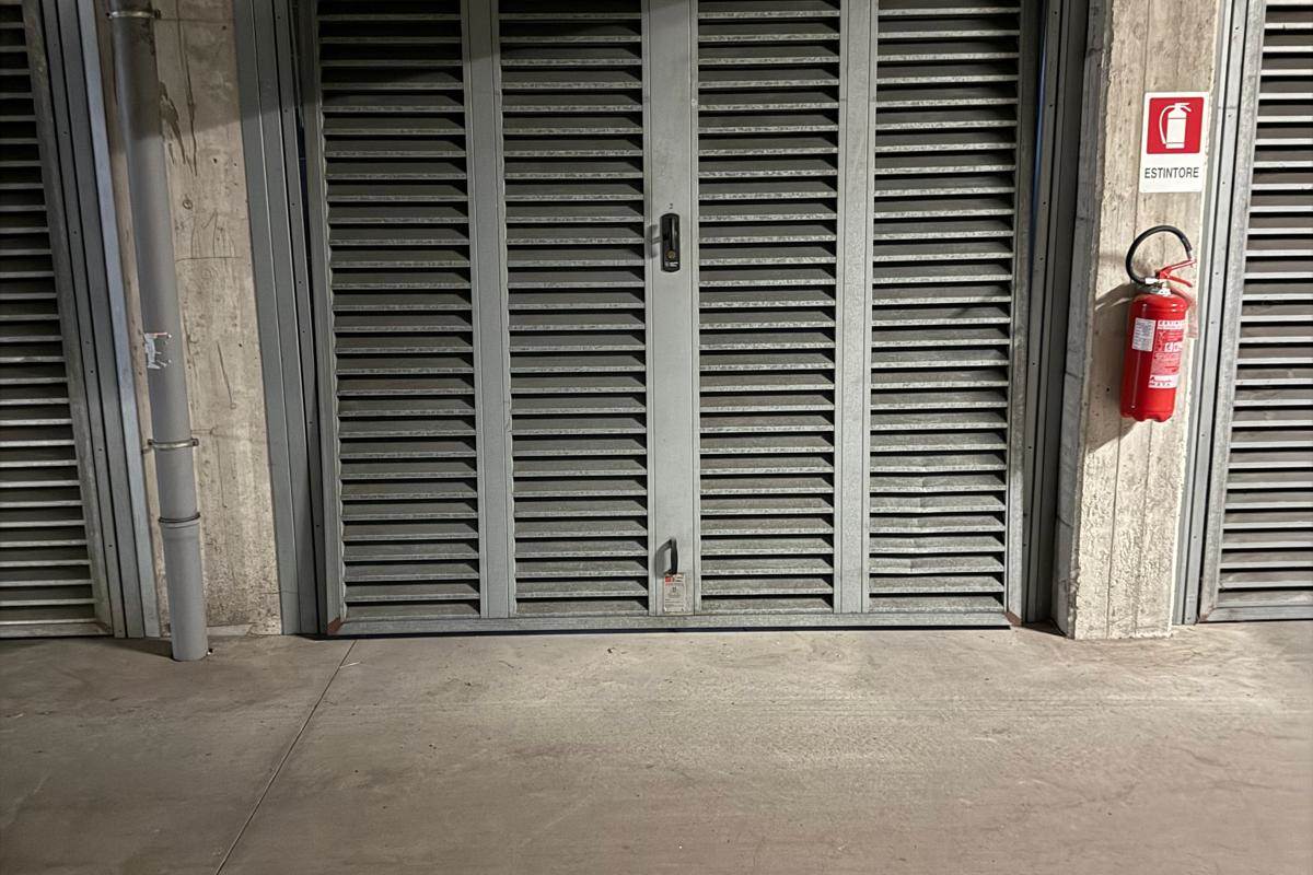 VIMODRONE vendiamo BOX AUTO 