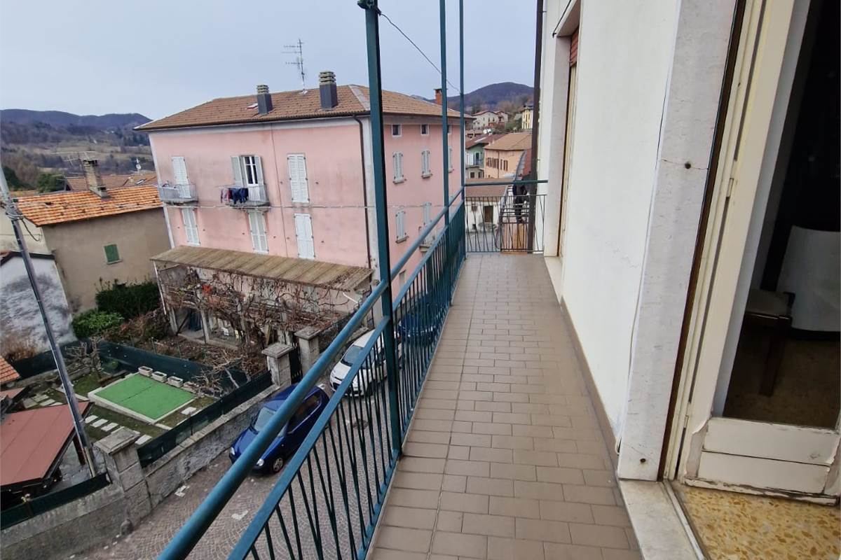 SAN FEDELE INTELVI vendo STABILE di 4 piani