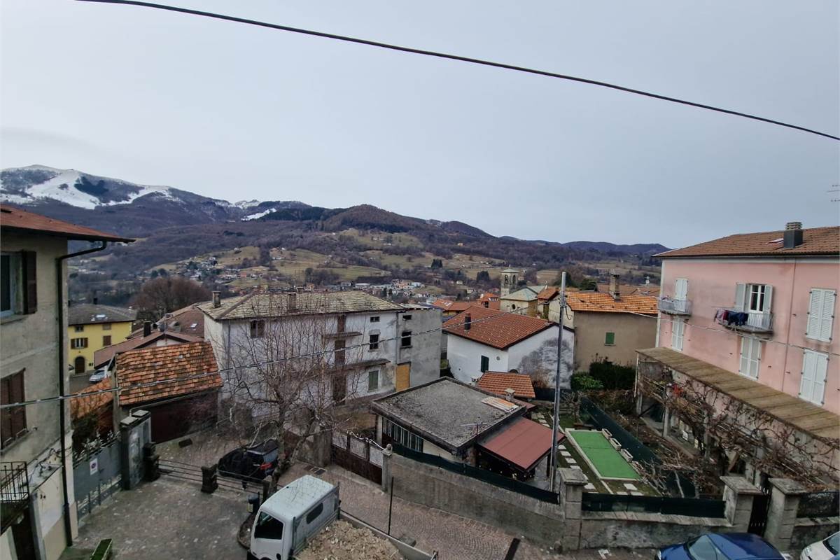 SAN FEDELE INTELVI vendo STABILE di 4 piani