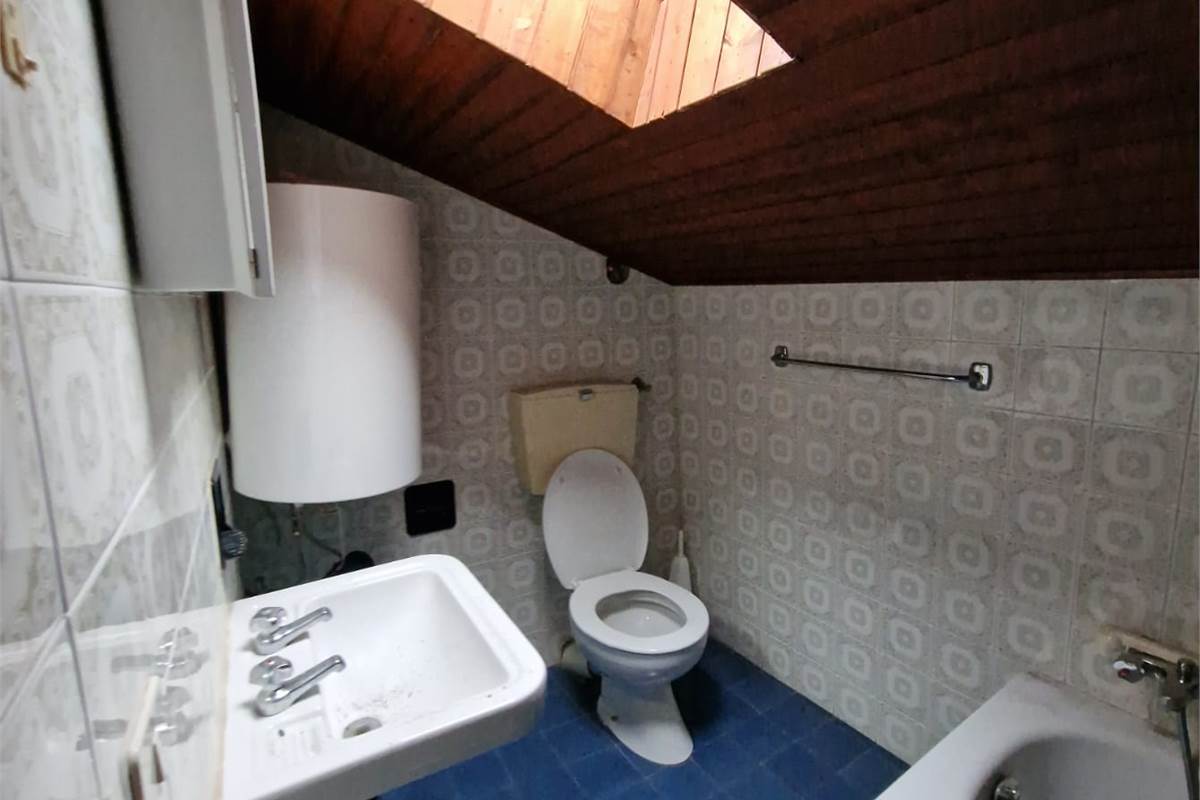 SAN FEDELE INTELVI vendo STABILE di 4 piani