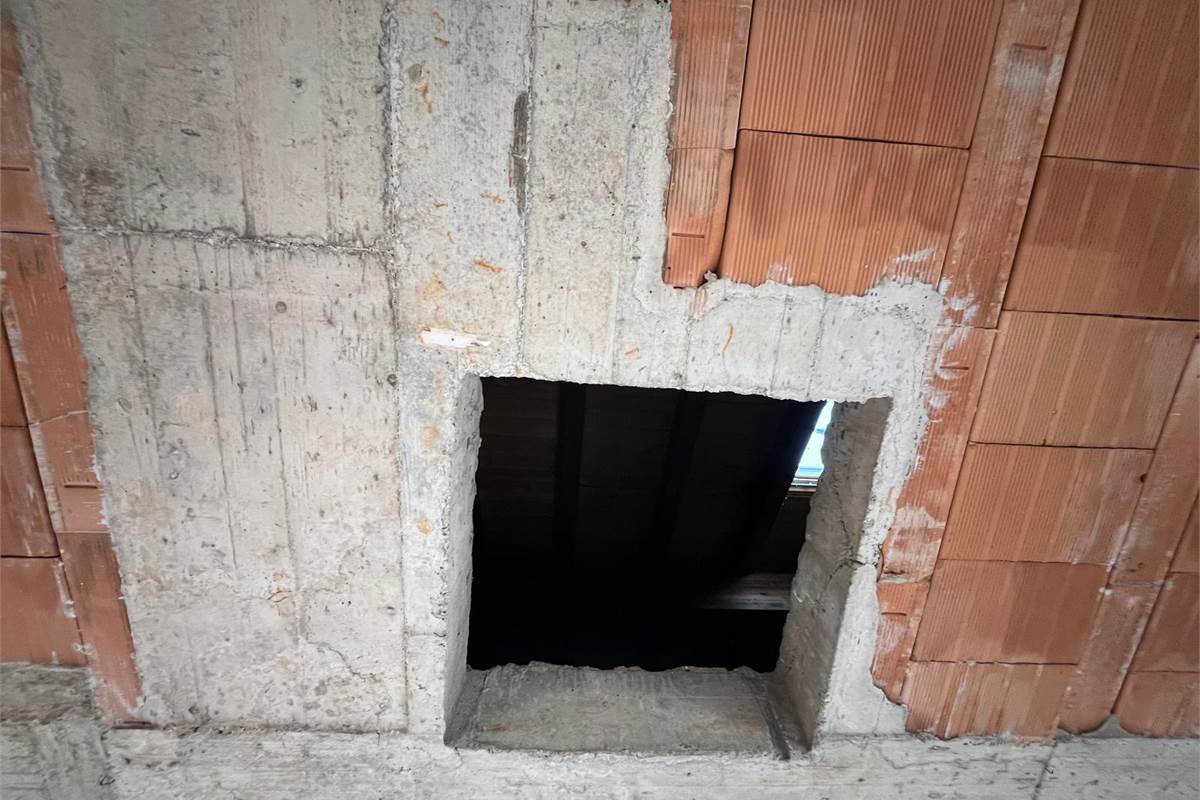 BREGNANO vendo RUSTICO da ultimare