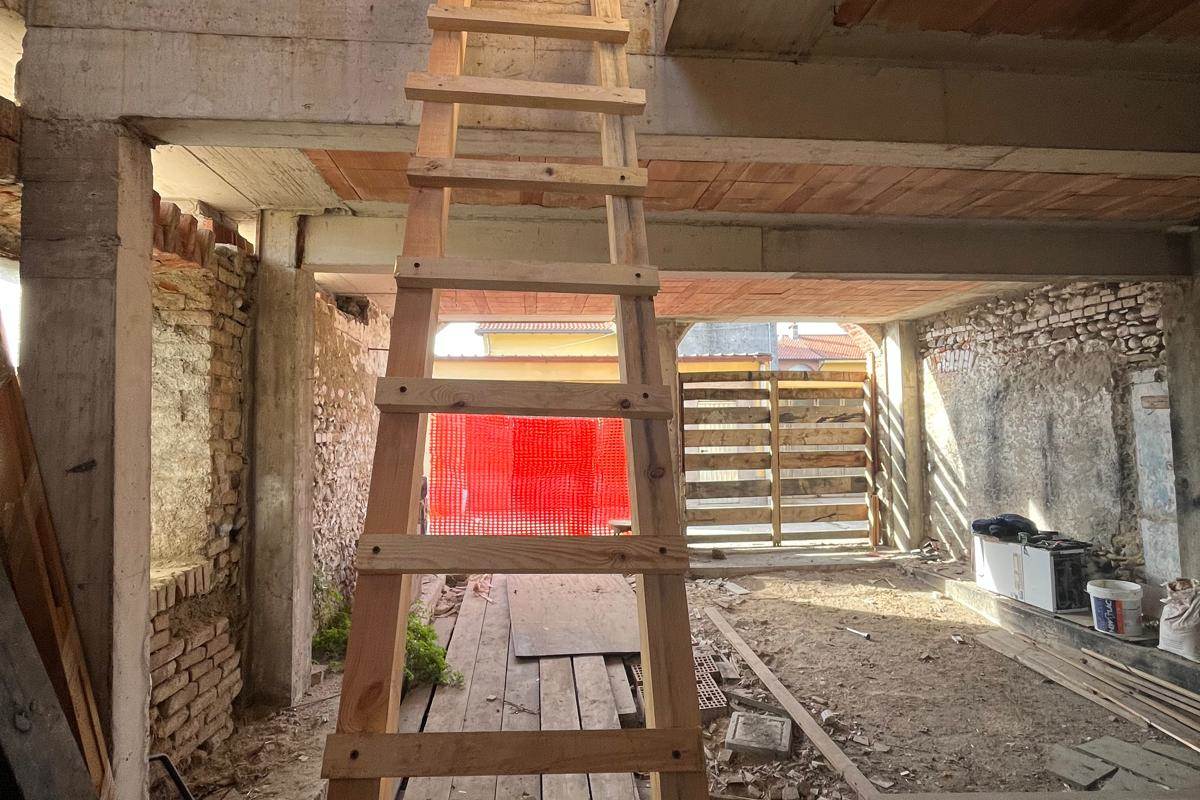 BREGNANO vendo RUSTICO da ultimare