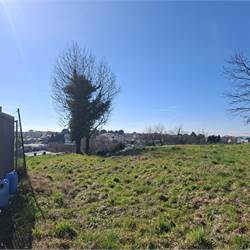 CANTU' vendiamo TERRENO di Mq 2.630