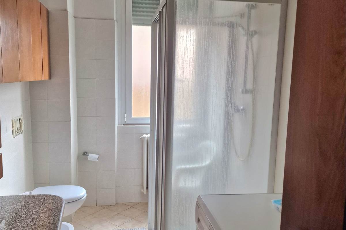 CANTU' vendiamo TRILOCALE termoautonomo