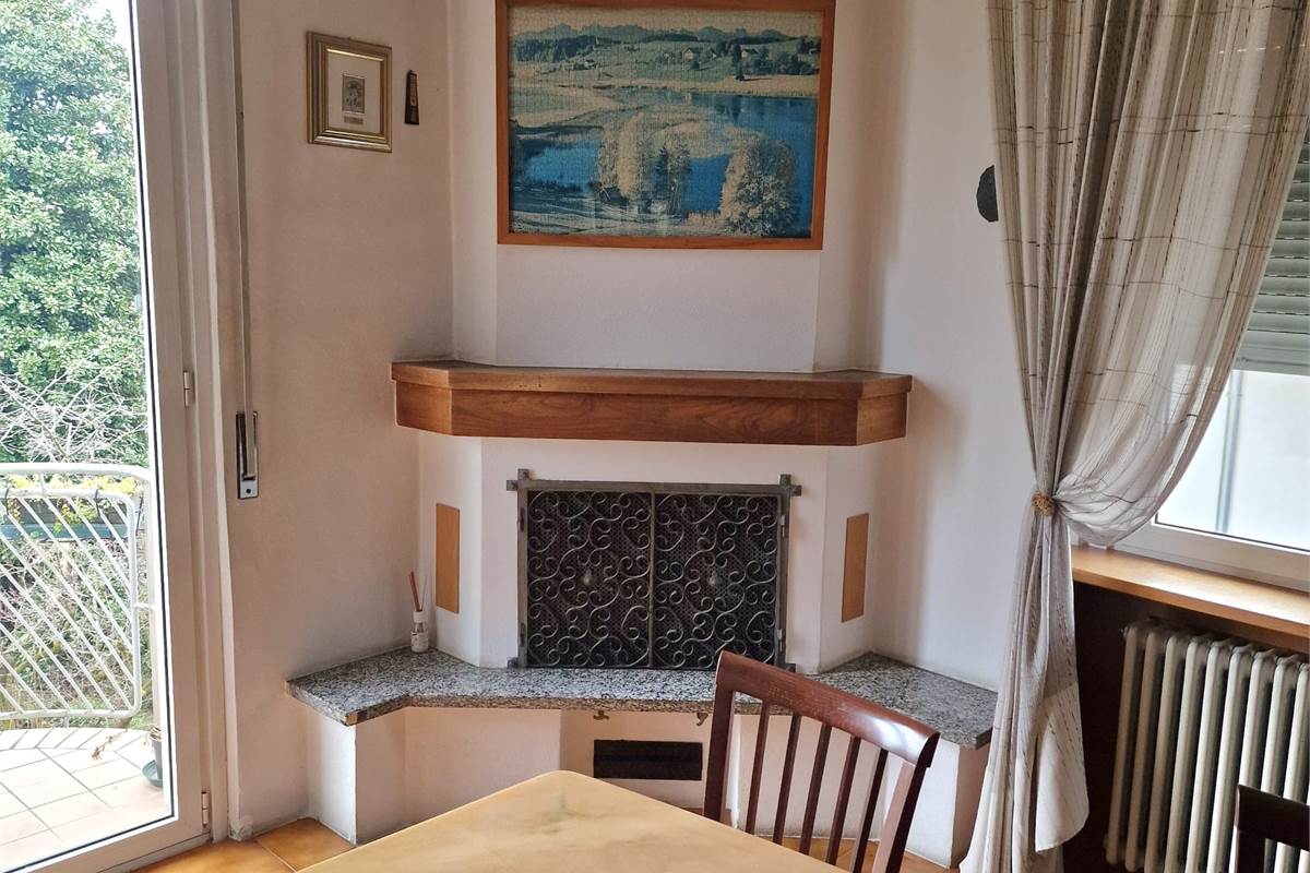 CANTU' vendiamo TRILOCALE termoautonomo