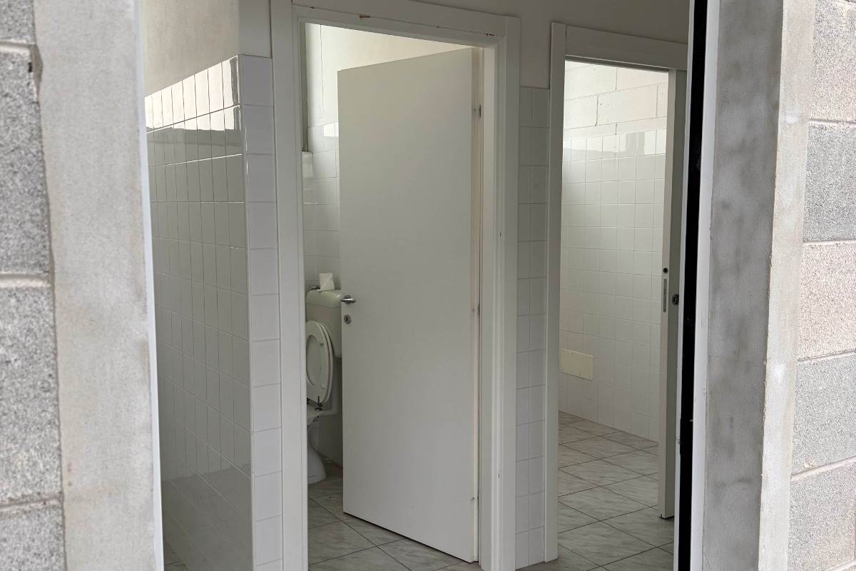 MEDA vendiamo CAPANNONE di recente costruzione