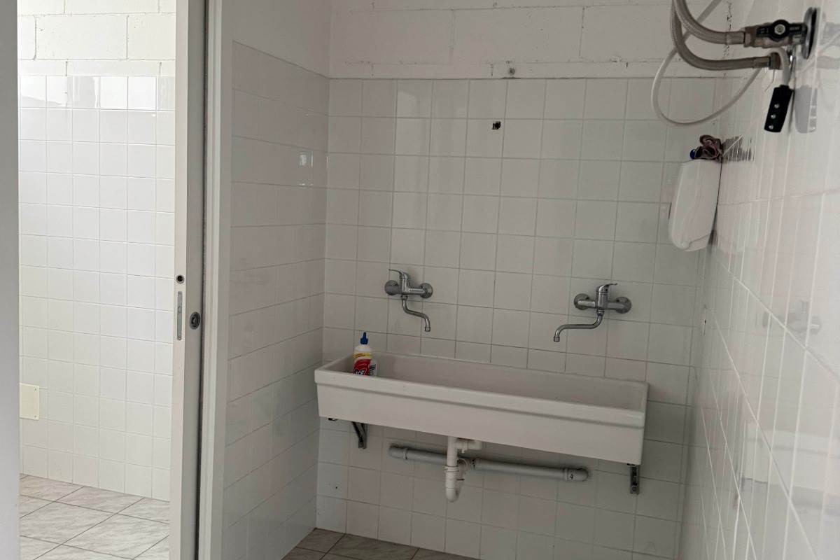 MEDA vendiamo CAPANNONE di recente costruzione