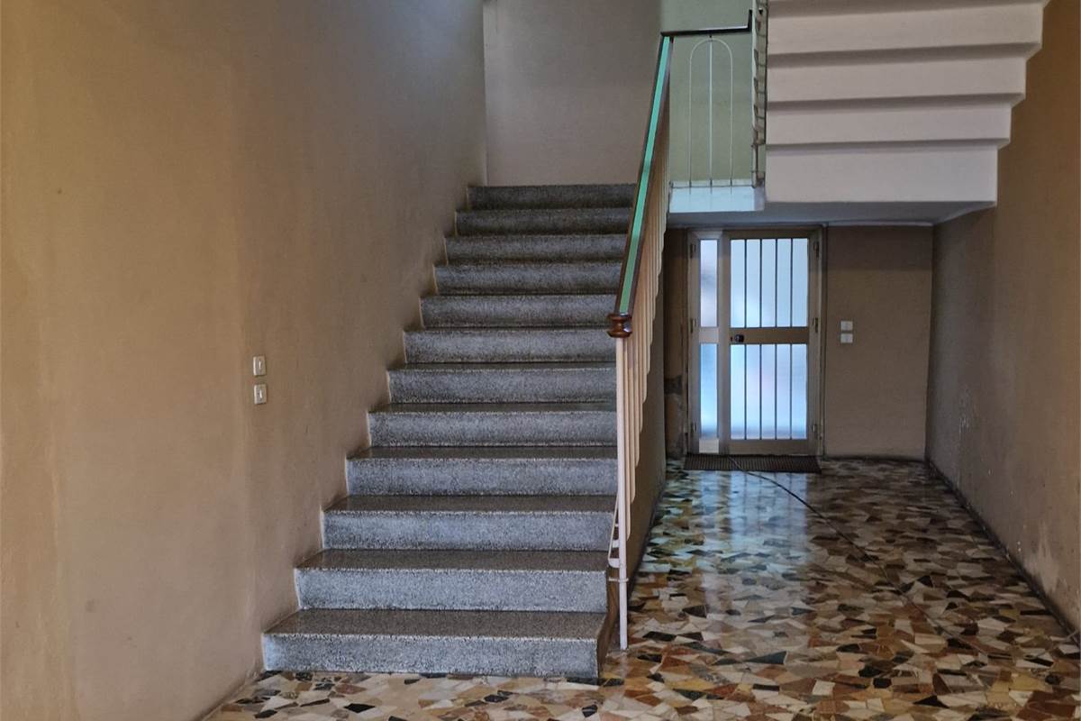 CANTU' vendiamo TRILOCALE termoautonomo