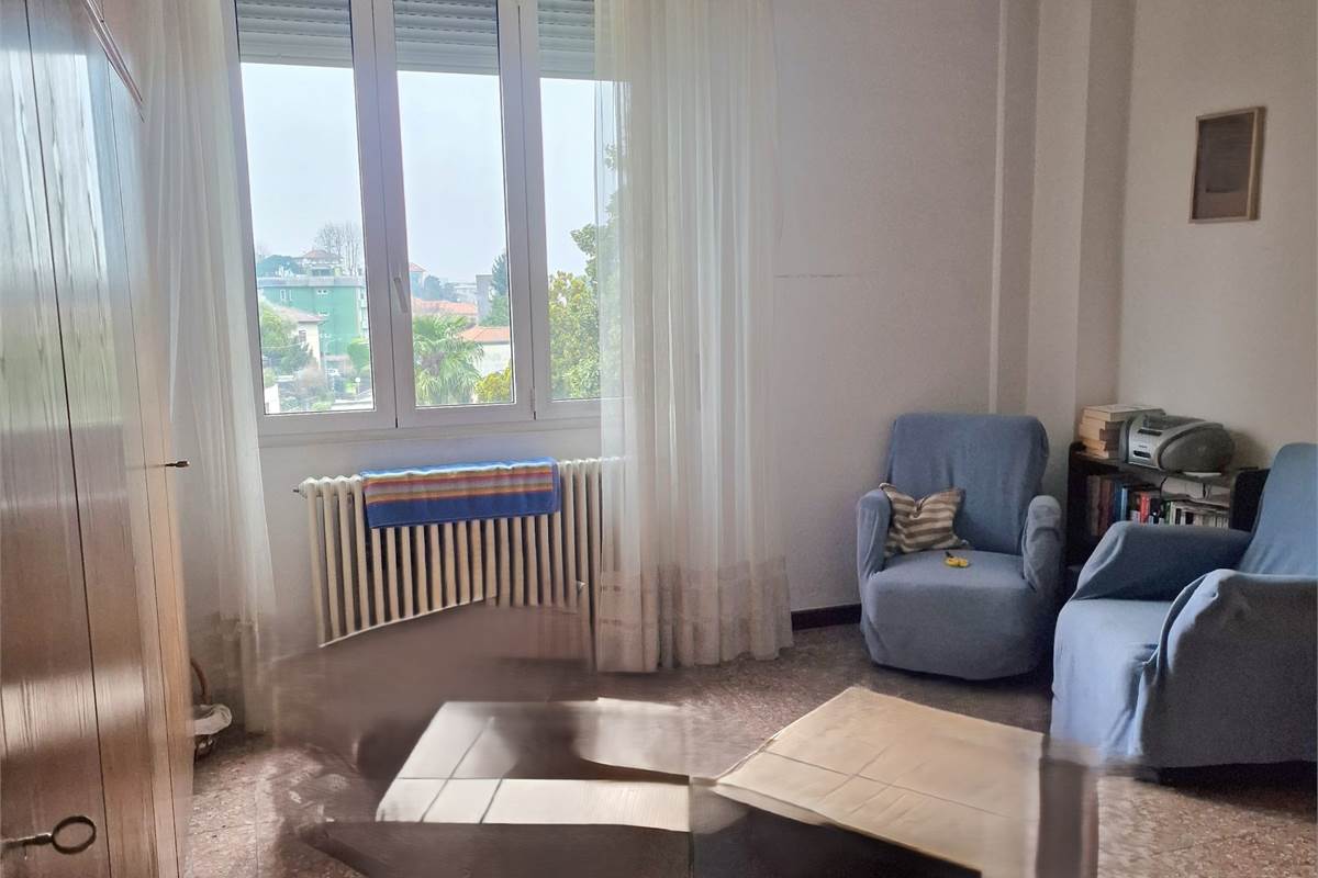 CANTU' vendiamo TRILOCALE termoautonomo