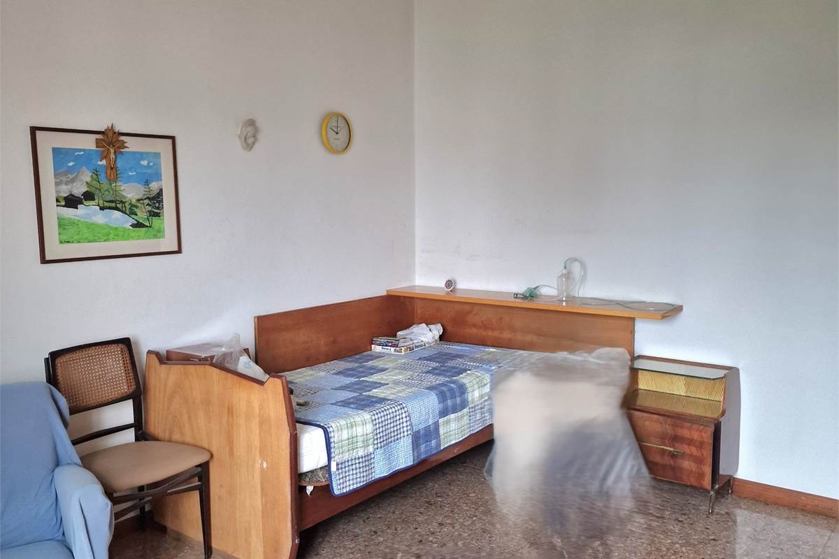 CANTU' vendiamo TRILOCALE termoautonomo