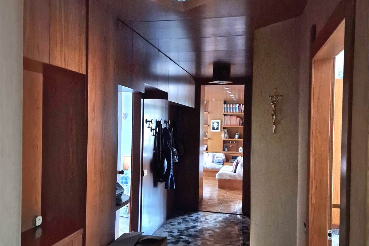 CANTU' vendiamo TRILOCALE termoautonomo