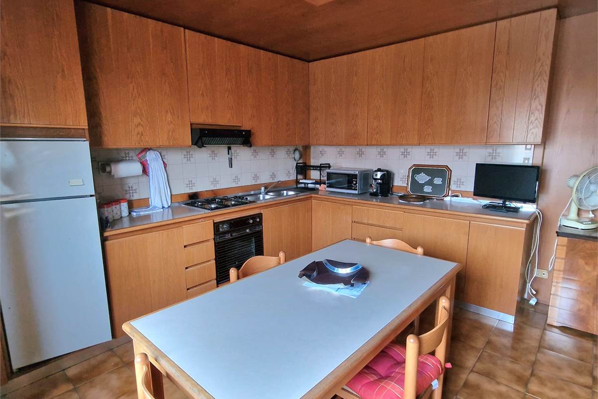 CANTU' vendiamo TRILOCALE termoautonomo