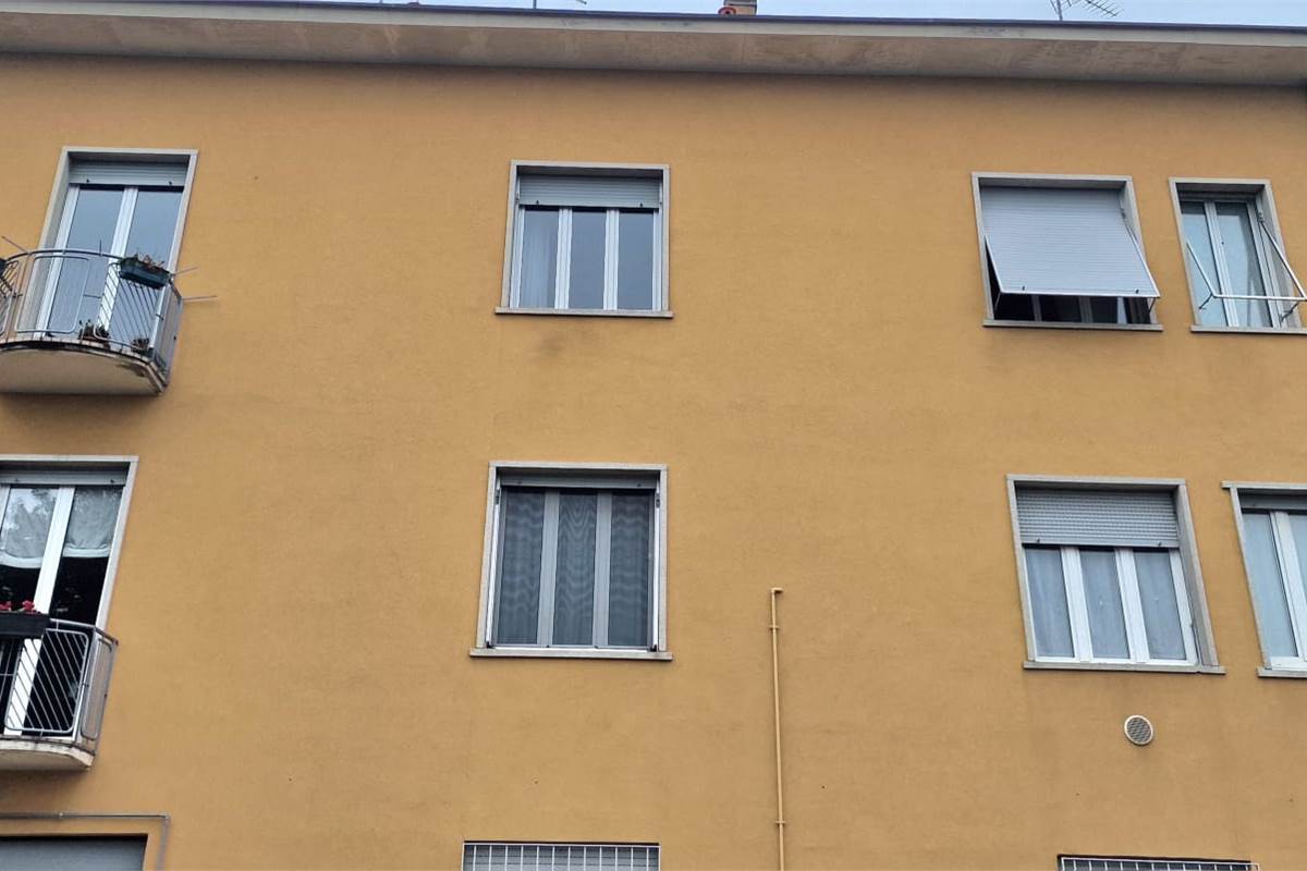 CANTU' vendiamo TRILOCALE termoautonomo