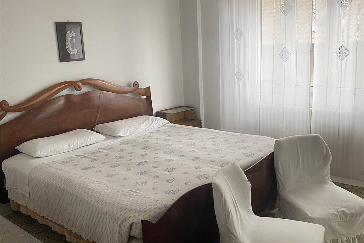 CANTU' vendiamo TRILOCALE termoautonomo