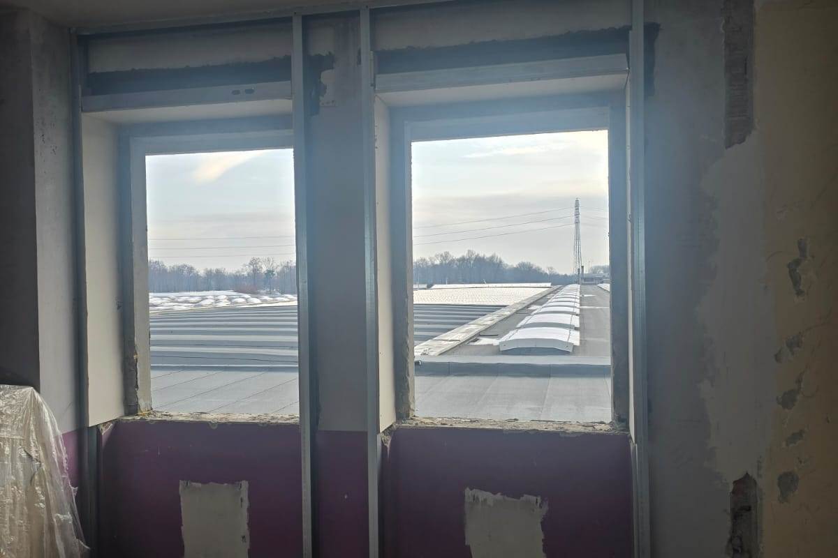 NOVEDRATE fronte Novedratese vendiamo CAPANNONE di 5.700 Mq