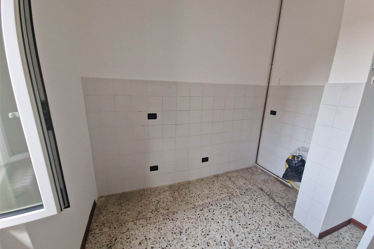 SENNA COMASCO affittiamo MONOLOCALE non arredato